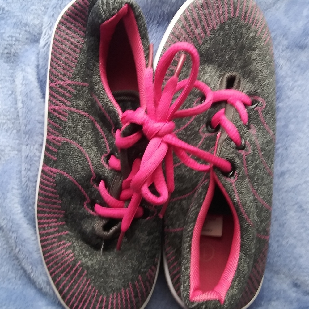 Stretchy shoes